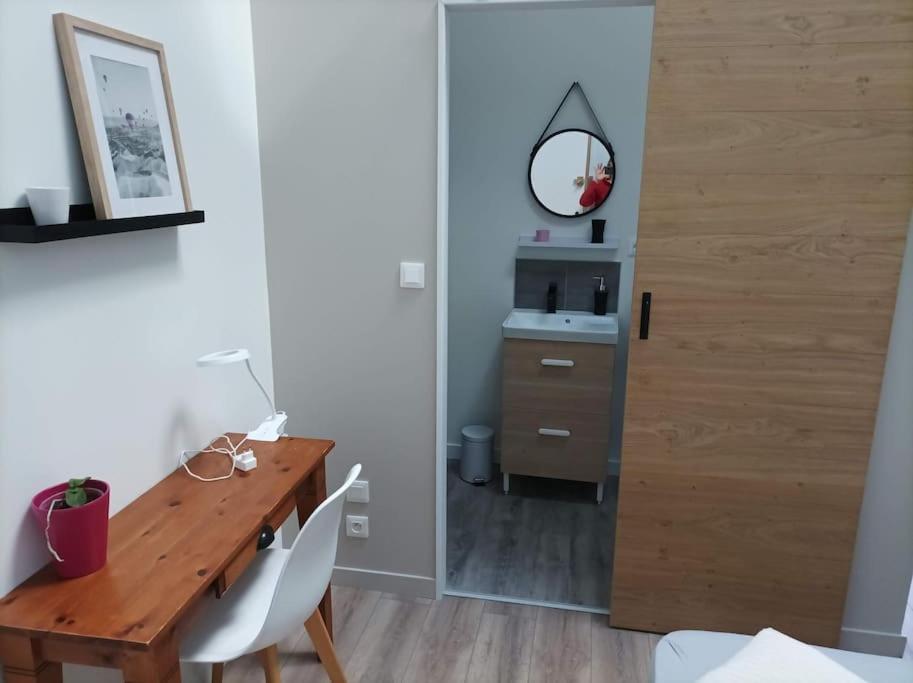 Maison Les Iris - 3 Chambres Et 3 Salles De Bain - 3 A 6 Personnes - Futuroscope 阿瓦同 外观 照片